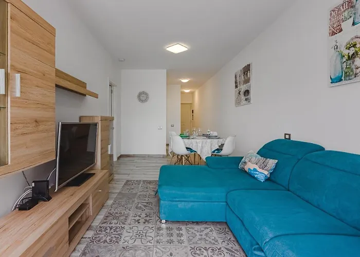 Apartamento Cozy In El Duque By Altamarhomes *