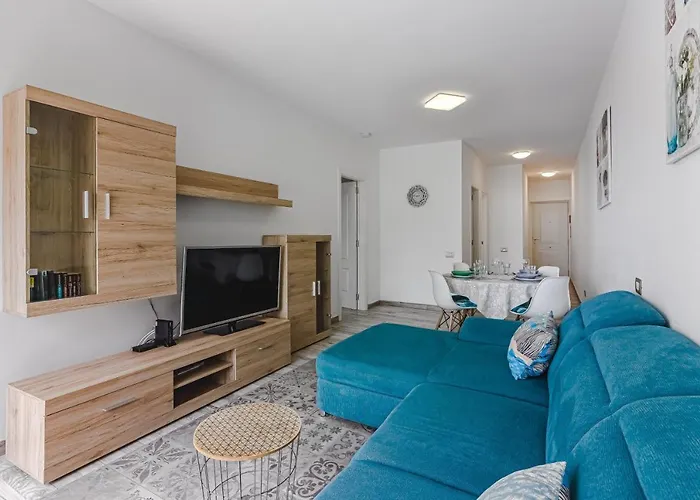 Apartamento Cozy In El Duque By Altamarhomes