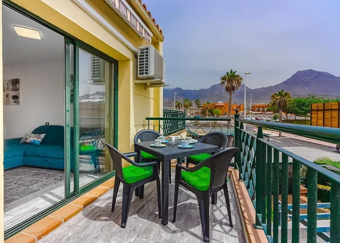 Apartamento Cozy In El Duque By Altamarhomes