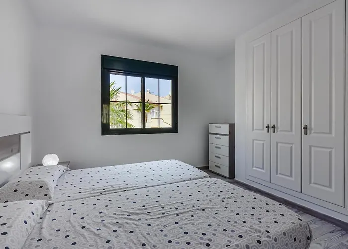 Cozy In El Duque By Altamarhomes *