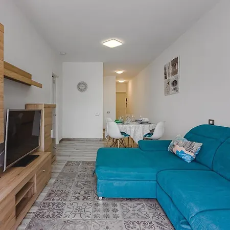 公寓 Cozy In El Duque By Altamarhomes *