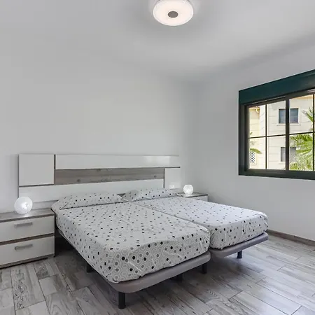 公寓 Cozy In El Duque By Altamarhomes 阿德耶