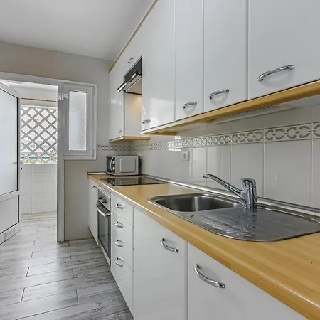 Cozy In El Duque By Altamarhomes 阿德耶