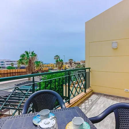 Cozy In El Duque By Altamarhomes * 阿德耶