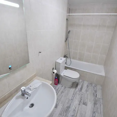 Cozy In El Duque By Altamarhomes * 阿德耶