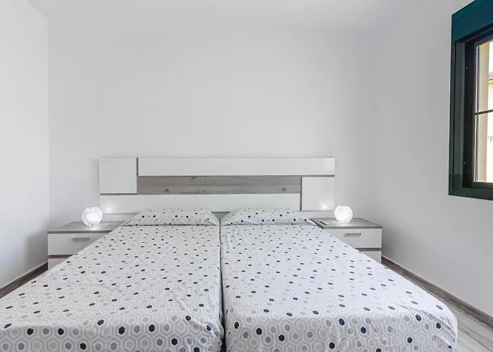Cozy In El Duque By Altamarhomes Διαμέρισμα