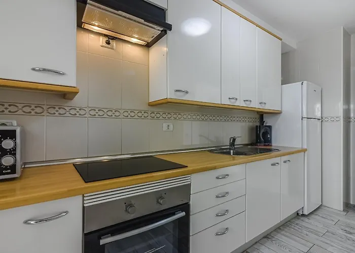 Apartment Cozy In El Duque By Altamarhomes *