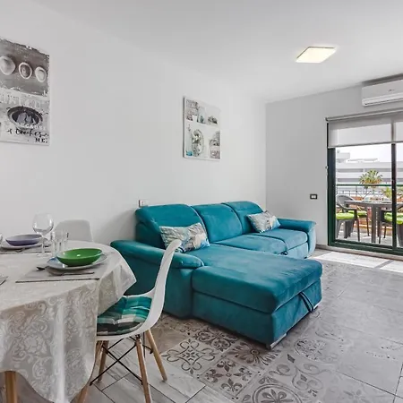 Cozy In El Duque By Altamarhomes * אדחה