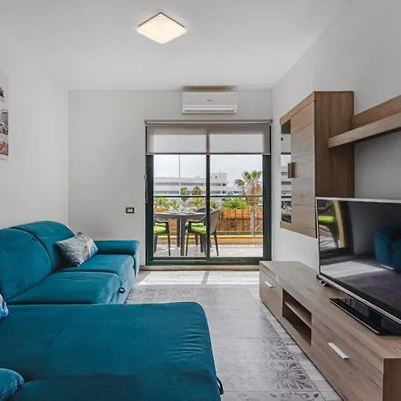 Cozy In El Duque By Altamarhomes אדחה