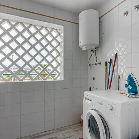 דירה Cozy In El Duque By Altamarhomes אדחה